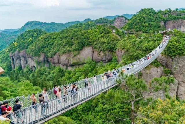 神仙居景区是国家aaaaa级旅游景区,浙江省人气景区,省级优质旅游景点