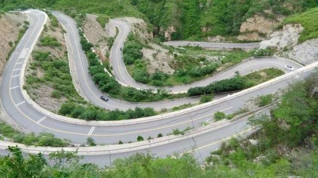 今天以笔者坐标地—北京为例,为大家介绍一下北京的这十二条盘山路