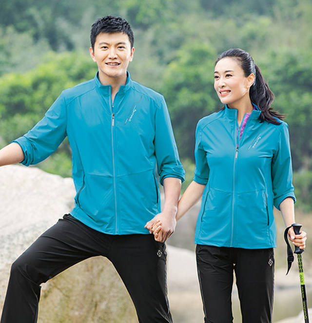 登山服与冲锋衣是大不相同的?(思腾体育)