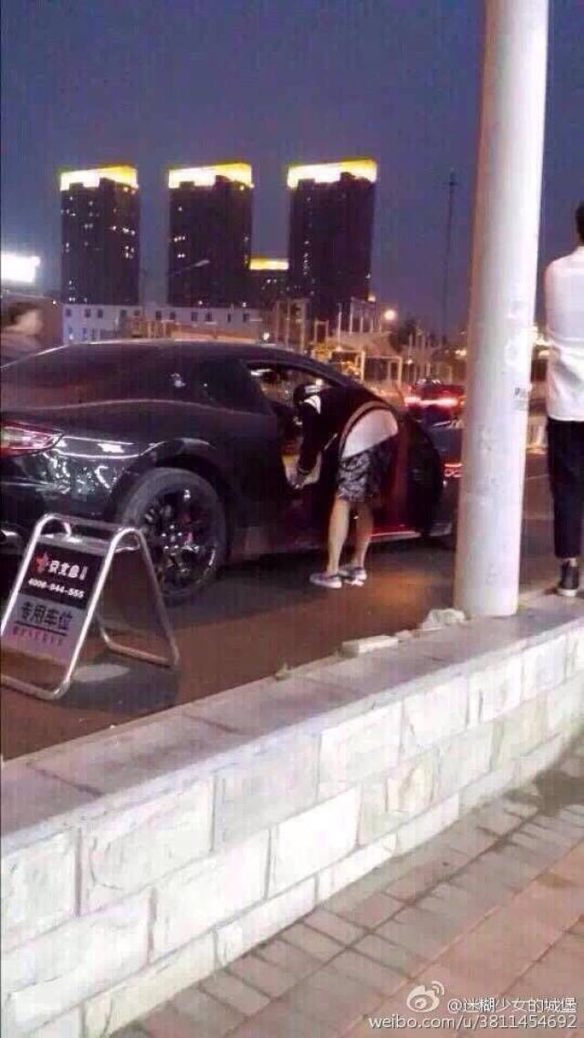 鹿晗吸烟成黑点,豪车太多遭眼红!