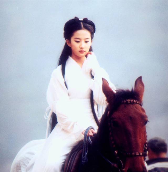 刘昊然素人女友曝光!神似刘亦菲?!想睡刘昊然