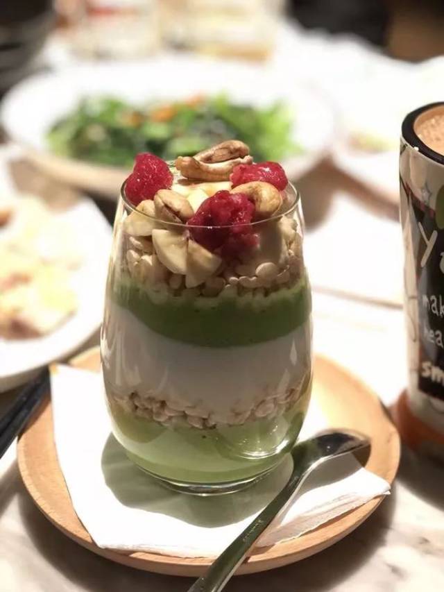 05号选手(daisy):星怡会食物摆盘精致,搭配的甜品有营养,喜欢探