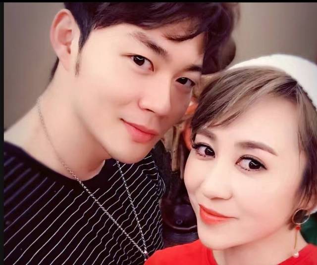 马丽婚后首次与丈夫许文赫同框互动 这对小夫妻真是长得越来越像