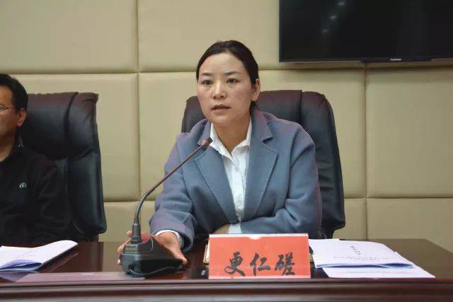 会上,县副更仁磋作阿坝县县域义务教育均衡发展迎接州级复核