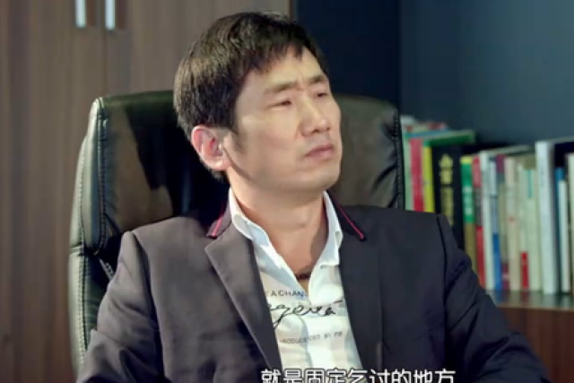 周星驰武状元苏乞儿与郑云工作室经理与乞丐的