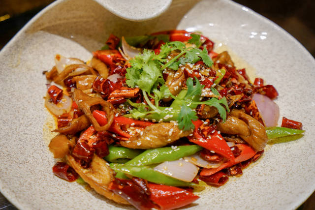 原来安徽人也爱吃辣?吃四川菜都不带怕的!去打