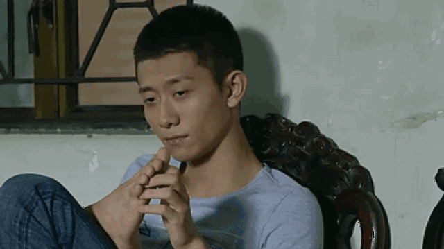 这个故事告诉我们,没事不要抠脚,一个人的时候也不要.