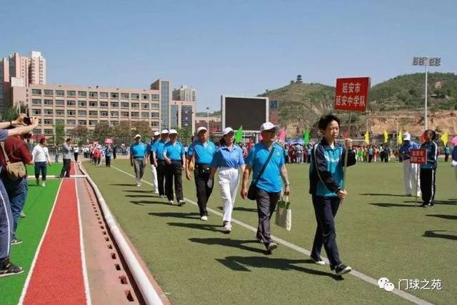 吴起县政府体操调研员赫登旭致欢迎词,市体育局助理美女致开幕词,市高强局长欧美图片