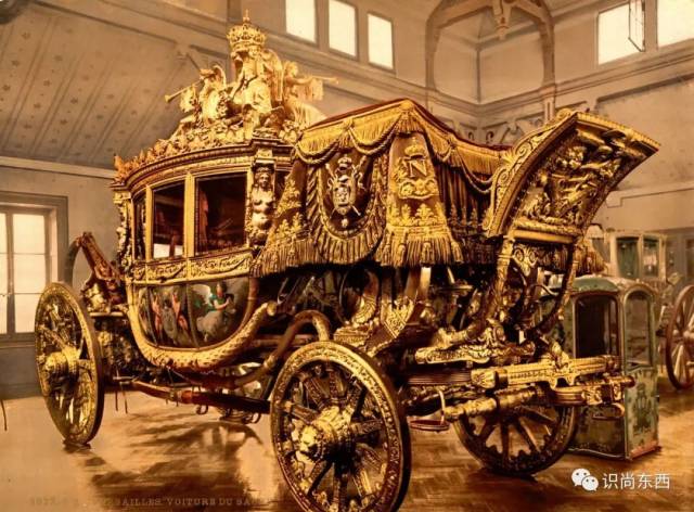 法国查理十世(1824   1830)皇家马车,建造于1895 年,现收藏于凡尔赛宫
