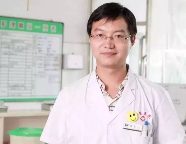 善举传递正能量垫钱哥人民的好医生刘立!