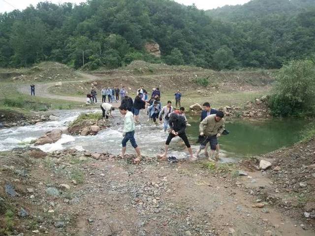 嵩县大章牛头沟下雨困山里出不去也进不来!