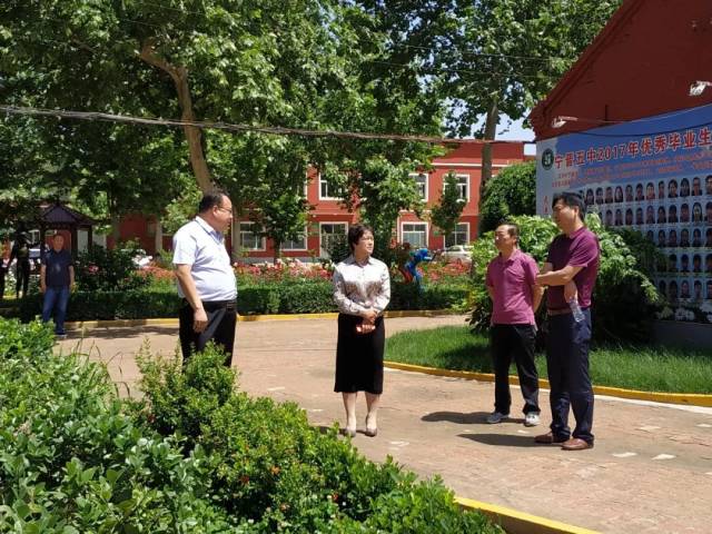 【微动态】白志芬到宁晋三中视察