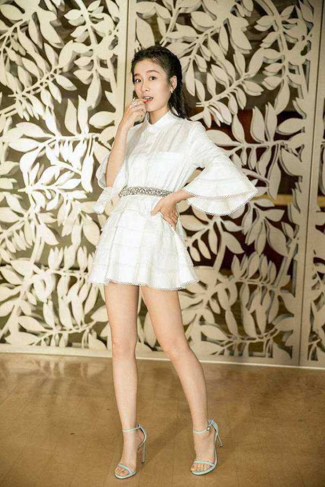 关晓彤身材90分,张雪迎身材95分,杨紫身材95分,只有她