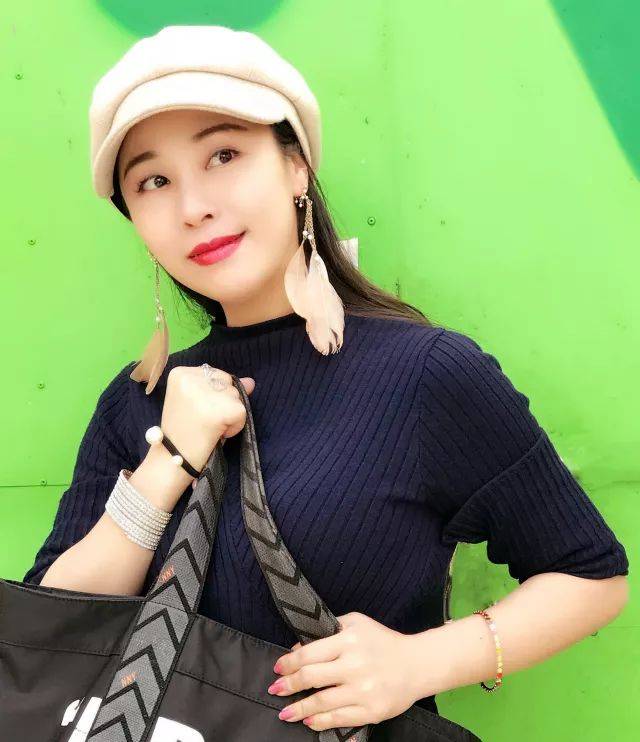 哈丹 饰 田桂花