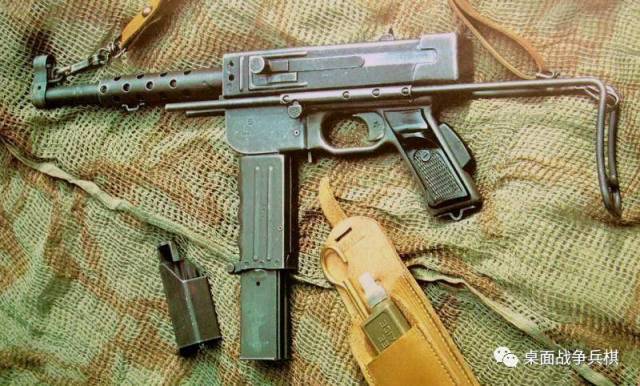 法国人对折叠的执着 连弹匣都可以折叠的冲锋枪