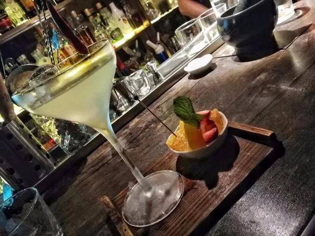 cocktail lounge 鸡尾酒先生 【人均】99元 【营业时间】19:00-凌晨02