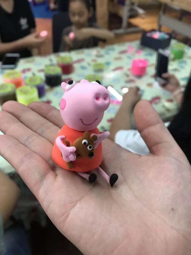 【泰山书城·亲子粘土课】来看看我的小猪佩奇!