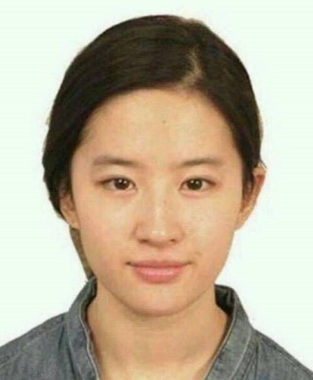 鞠婧祎证件照,热巴证件照,唐嫣证件照,颜值差别一目了