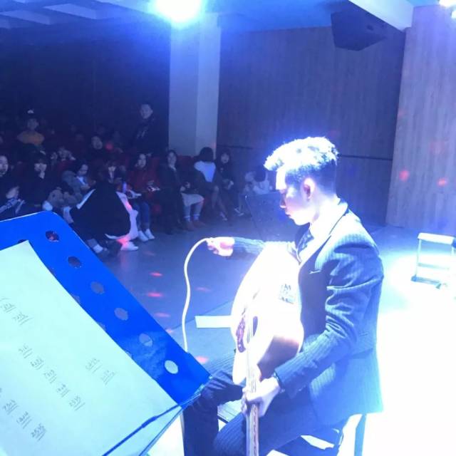 庆中学生创作校园歌曲冲进音乐排行榜并登上网