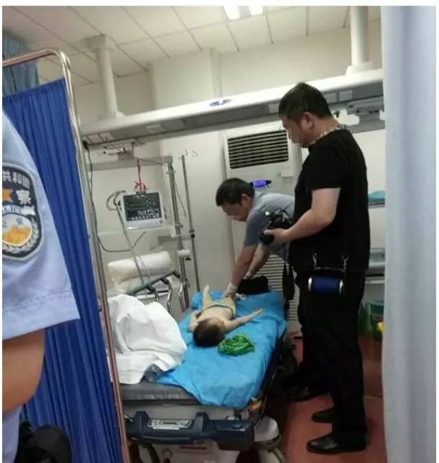 4岁男童被幼儿园忘在车内死亡,7小时后才被发现