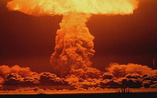 美国在1954年5月在太平洋的岛礁爆炸了一枚氢弹.