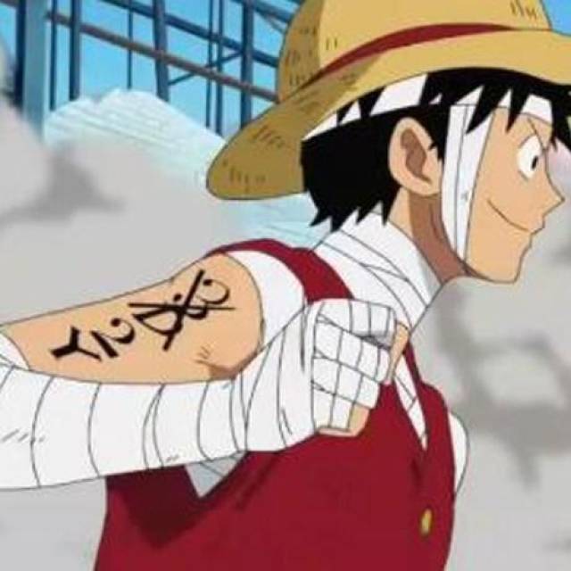 海贼王:路飞的衣服是用女帝睡袍改做的,羡慕死