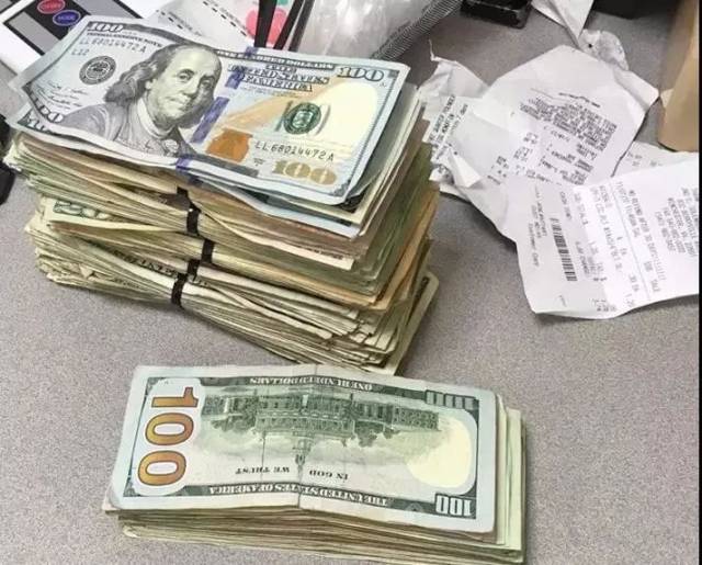 心疼!别再带现金出门了……华人携带25万现金被警察没收