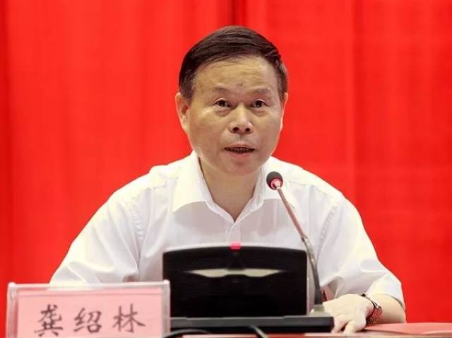 龚绍林在讲话时强调,此次省委教育工委主要负责同志的调整,是省委根据