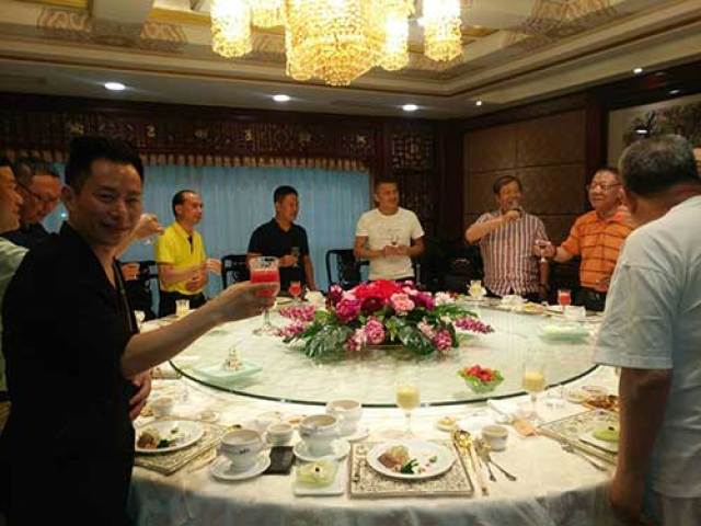 明星大厨喻太均走进北京全聚德参观交流传统饮食文化