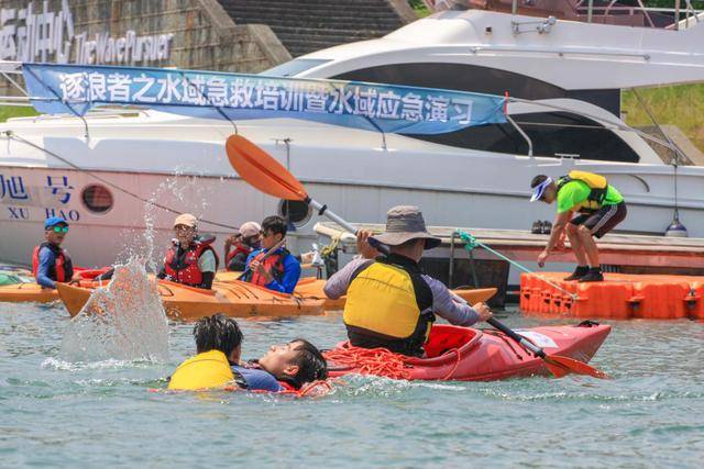 千岛湖逐浪者皮划艇俱乐部举行水域a水域v水域夏天_登山装备手套图片