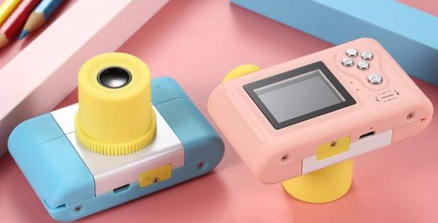 别再送小猪佩奇了!这款刷爆朋友圈的儿童相机，绝对让孩子尖叫!