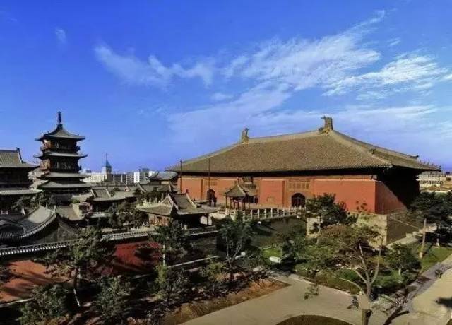 山西大同华严寺大雄宝殿,世界现存最大的早期木构建筑之一.