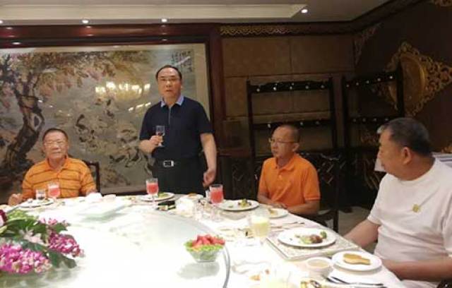 明星大厨喻太均走进北京全聚德参观交流传统饮食文化