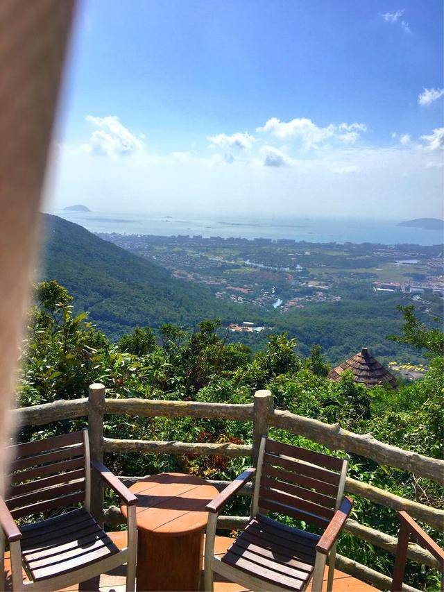 一个独立的女汉子奔跑去三亚,高高兴兴游三亚