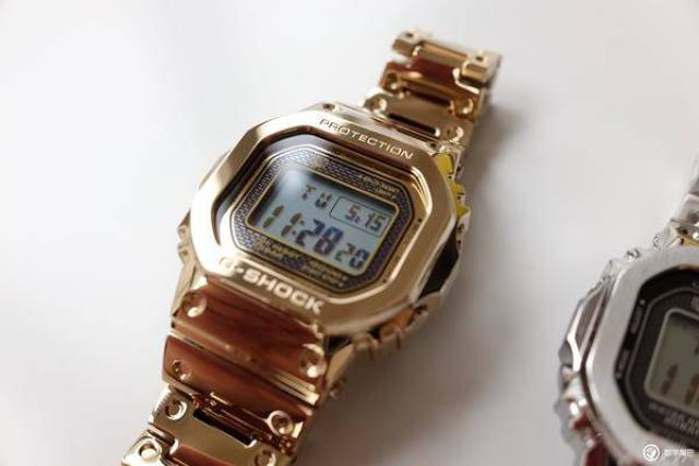 casio g-shock 情怀收藏帖:金 银小方块 gmw-b5000