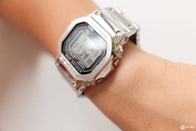 卡西欧GMW-B5000,卡西欧gmw-b5000机甲 casio g-shock 情怀收藏帖:金 银小方块 gmw-b5000