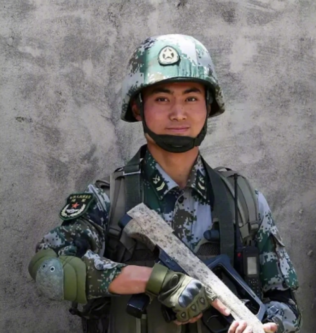 中国军队这几年的单兵装备越来越有国际范,先进时髦很好用,深得战士