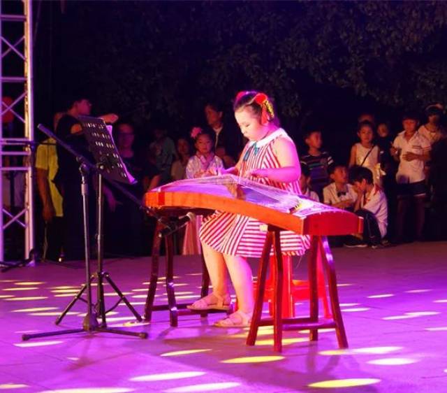 表演者:唐一涵,廖子瑄