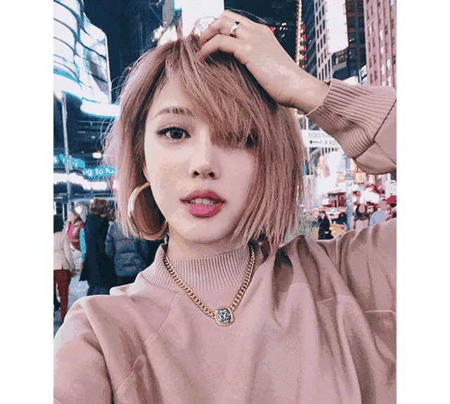 中间的刘海如果长长了就像惠利一样展开的灵活造型是不会显得邋遢的好