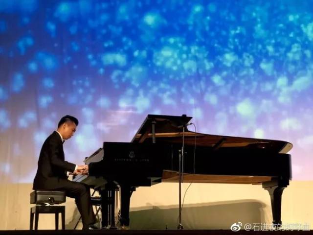 石进:一架钢琴,一个人的夜,就是夜的钢琴曲