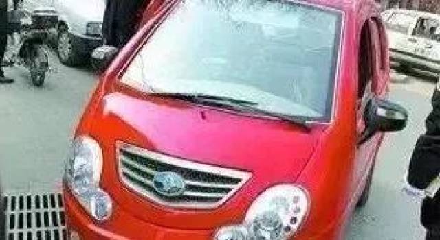 朋友圈疯传!2死1伤,小车遭大车压扁,宜宾还有大车司机醉驾!