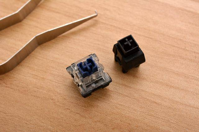 同为光轴键盘,外星人店里的和网咖里的有何不