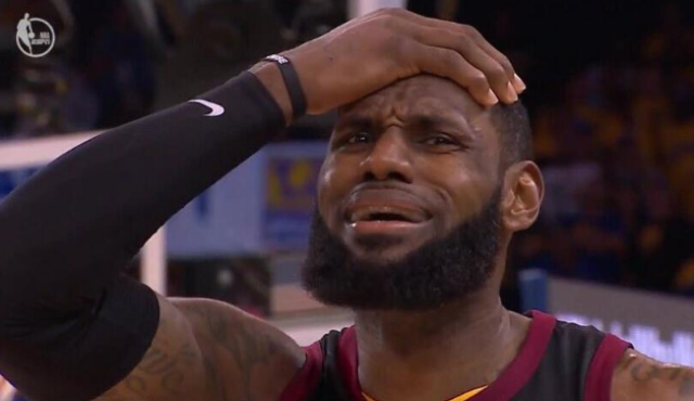 NBA总决赛JR大脑短路气疯詹姆斯!