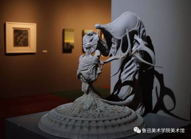 刘昶坤《龙吻 陶瓷 50x20x30cm 指导教师:张哲宇 刘金亭 曲英佐