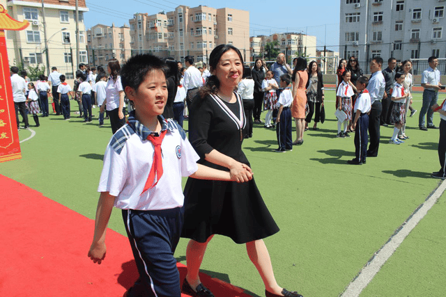 在仪式中品尝幸福,在感恩中收获成长|天山小学十岁成长礼