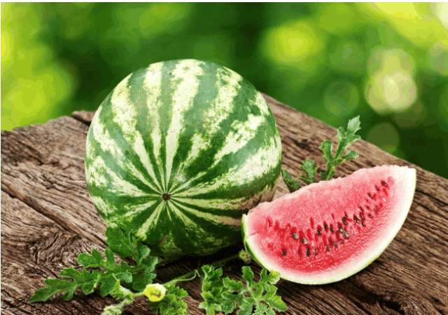 教你夏天如何正确地吃西瓜!从挑瓜到吃瓜,你不学习一下吗?
