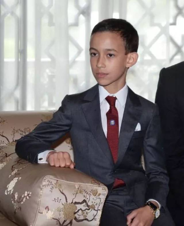 摩洛哥王储哈桑 特技:颜值 摩洛哥王储穆莱哈桑王子,芳龄岁,高贵