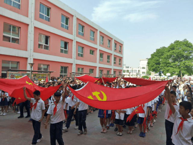 【直通校园】榆次区窑上小学"争做新时代好队员——你好,新时代!