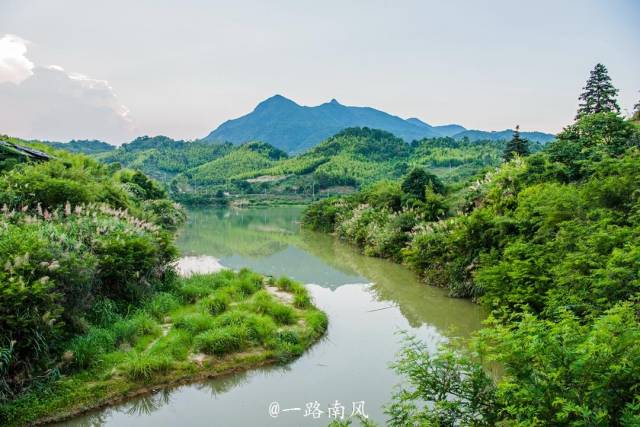 溪头村位于广州从化良口镇,是一个群山包围中的小山村,被誉为广东最美