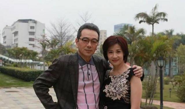 张晨光生活照,两个儿子均是试管婴儿,他和这样的女人在一起!